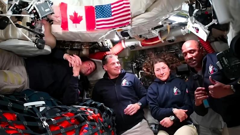 Astronauta da Artemis II envia mensagem de Páscoa sobre a Terra criada para nós