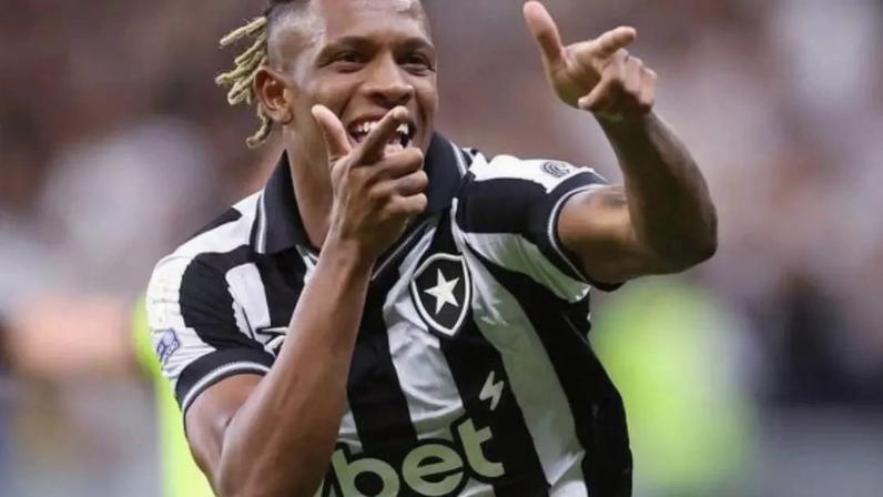 Danilo entrou na mira de três clubes e deve deixar o Botafogo após a Copa do Mundo –