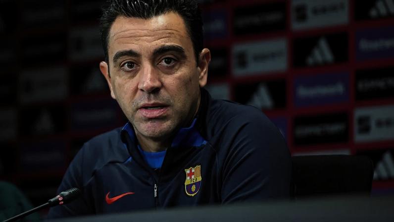 Xavi Hernández durante entrevista à Romário TV