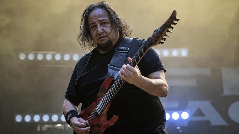Dino Cazares, guitarrista do Fear Factory, em 2024