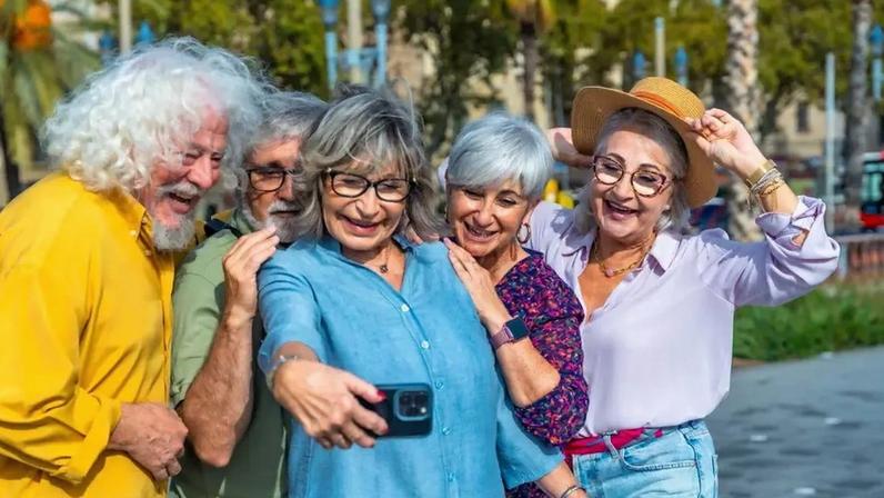Descubra 7 hábitos que ajudam a viver melhor após os 60 anos, com mais saúde, equilíbrio emocional, autonomia e qualidade de vida