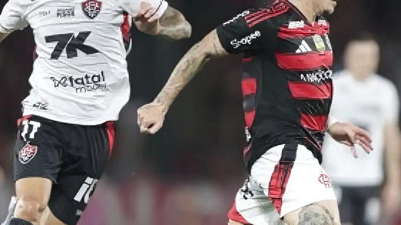Flamengo x Vitória se enfrentam nesta quarta-feira (22).