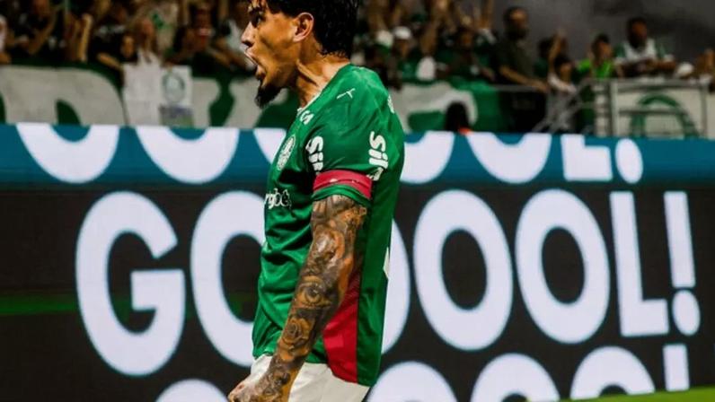 Gustavo Gómez comemora gol marcado em Palmeiras x Athletico-PR no Brasileirão 2026.