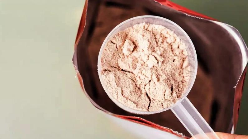 Como escolher whey protein de qualidade e evitar armadilhas no mercado