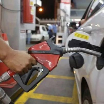 Defasagem da gasolina ultrapassa 70% e governo avalia medidas tributárias