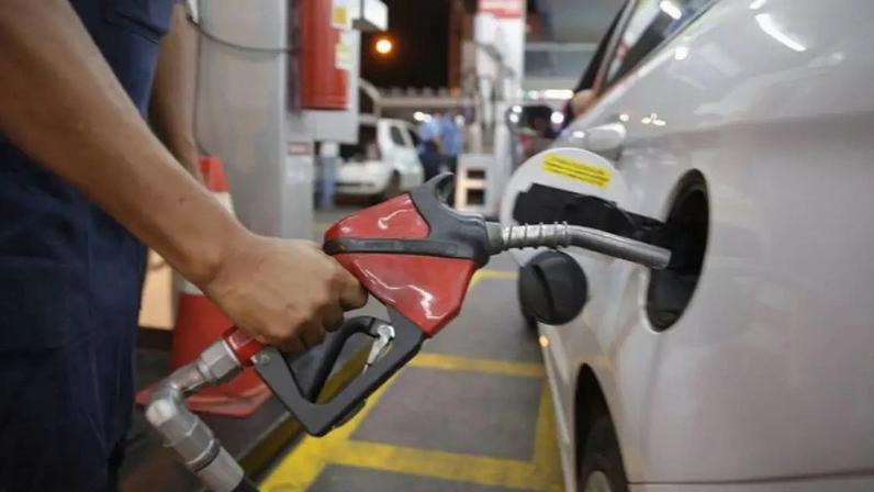 Brasil importa menos de 10% da gasolina que consome