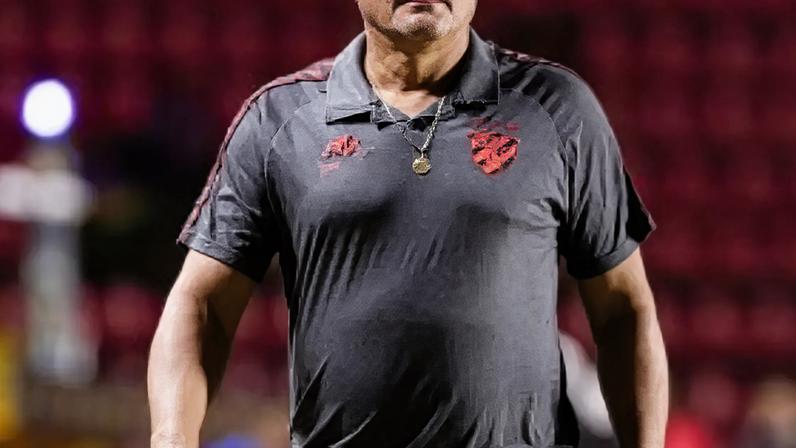 Márcio Goiano é efetivado no comando técnico do Sport.