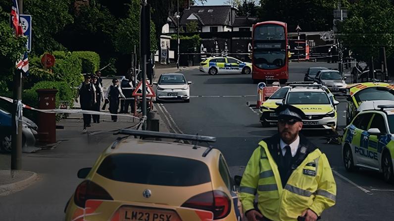 The stabbing of two Jewish men in Golders Green, north-west London, has become the latest in a series of antisemitic attacks. So is rising antisemitism now a national emergency? Helen Pidd is joined by columnist Rafael Behr
