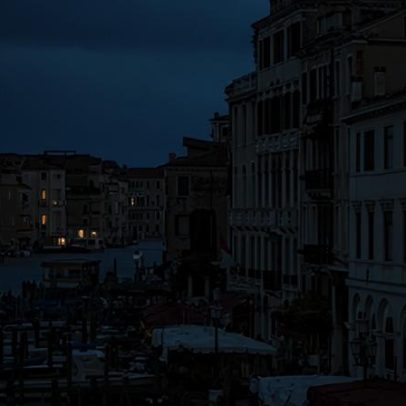 Veneza tem 100 ilhotas ligadas por pontes e canais
