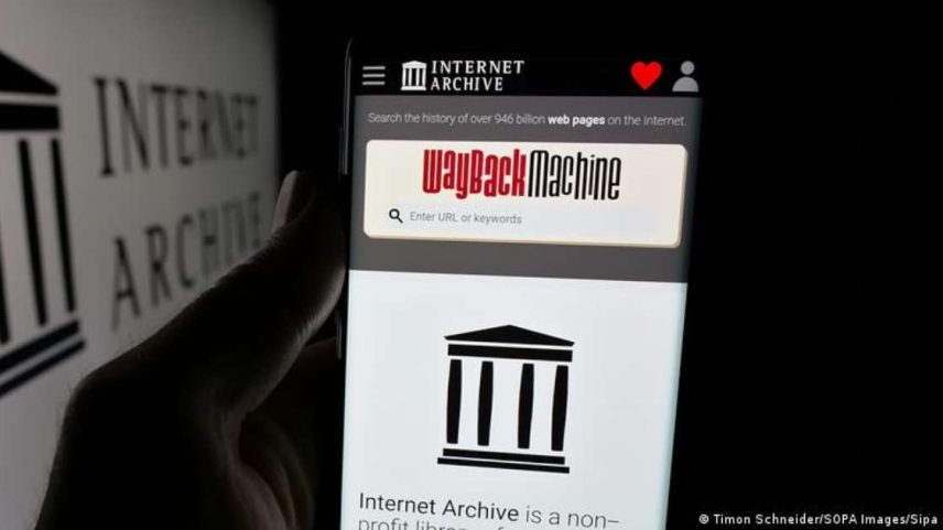 Bilhões de sites poderiam cair no esquecimento se Wayback Machine deixar de existir