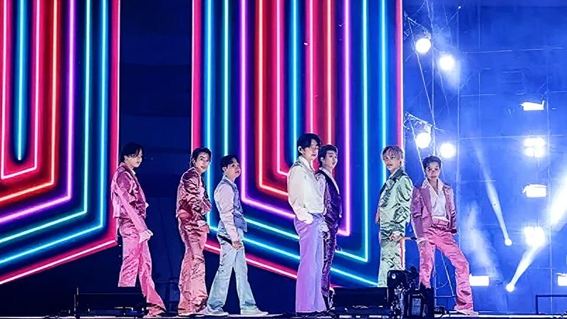 BTS apresenta a música 'Life Goes On' no American Music Awards