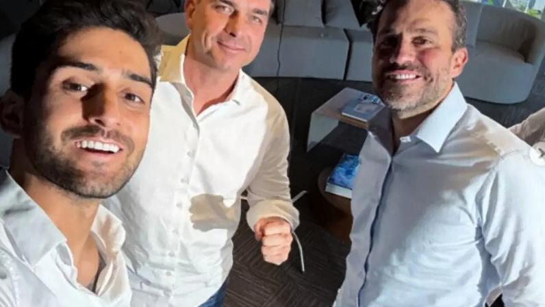 Nahuel Medina ao lado de Flávio Bolsonaro e Pablo Marçal