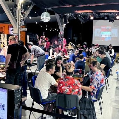 Missionário usa jogos de tabuleiro para evangelizar jovens na Eslovênia