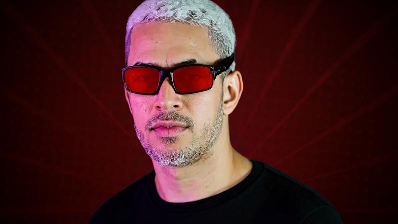 Israel Lopes, o 'Oh Blogueiro', troca bastidores da TV pelo pagode da Bahia