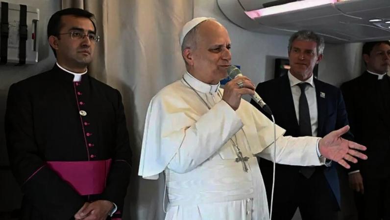 Papa afirma não ter interesse em discutir com Trump