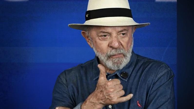 Lula deverá usar chapéus por um tempo para proteger a lesão, mas pode trabalhar normalmente - (crédito: Carlos Vieira CB/DA Press)