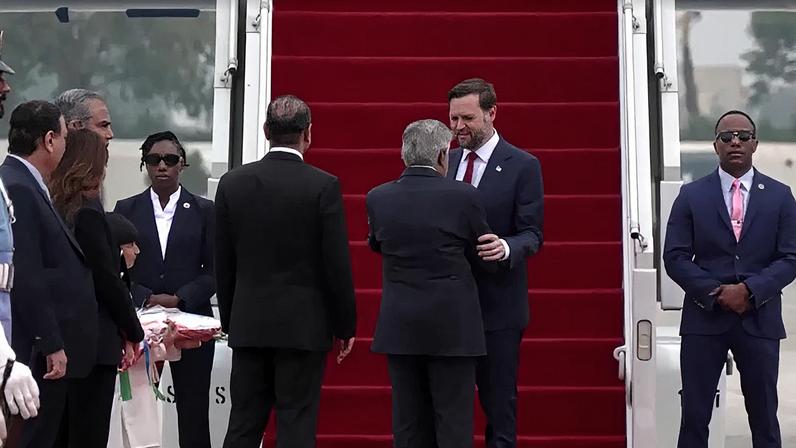 O vice-presidente dos EUA, JD Vance, chegando a Islamabad para as negociações com o Irã neste sábado (11) • PAKISTAN MINISTRY OF FOREIGN AFFAIRS