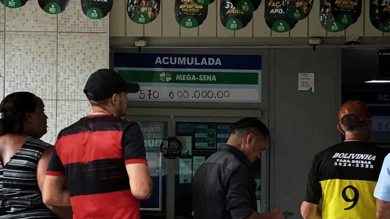 As duas apostas foram realizadas presencialmente, em casas lotéricas físicas do Distrito Federal - (crédito: Ed Alves/CB/DA.Press)
