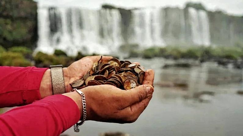 .Ação retira 383kg de moedas das Cataratas do Iguaçu - (crédito: Urbia Cataratas/Eagle Eye Company)
