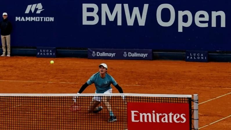 João Fonseca sofreu no primeiro set, devolveu 6/3 na segunda parcial, mas não resistiu ao tênis de Ben Shelton no fim perdendo novamente por 6/3 - (crédito: Felix Diemer for BMW City Munich)