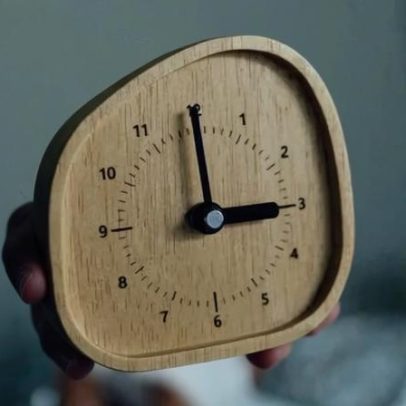 Despertar no meio da madrugada: causas comuns