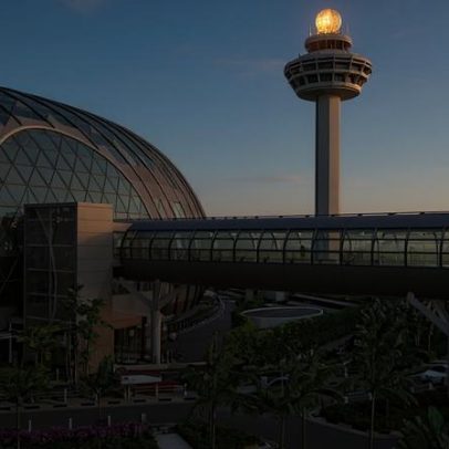 Qual é o melhor aeroporto do mundo e por que é visto como paraíso