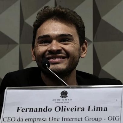Quatro políticos em voo sob suspeita de contrabando