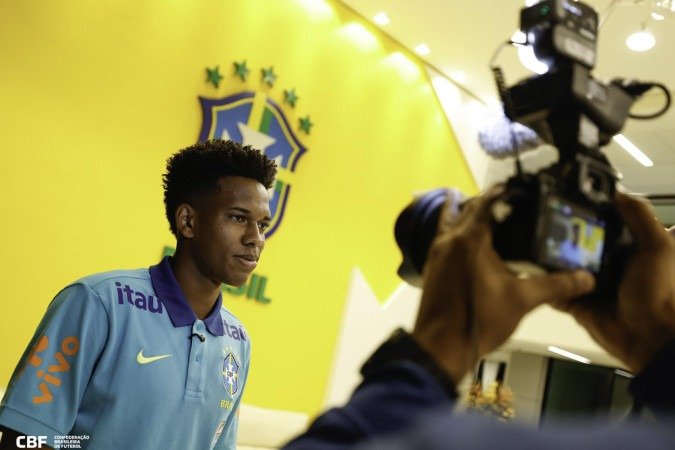 Estevão na Granja Comary: lesão na coxa torna incerta a participação do atacante na Copa - (crédito: Rafael Ribeiro/CBF)