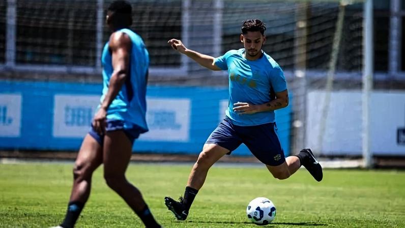 Volante não aparece entre relacionados para duelo com o Confiança pela Copa do Brasil - (crédito: Foto: Lucas Uebel/Grêmio FBPA )