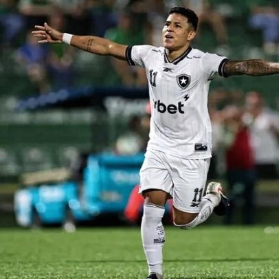 Botafogo vence Chapecoense em 20 minutos e avança