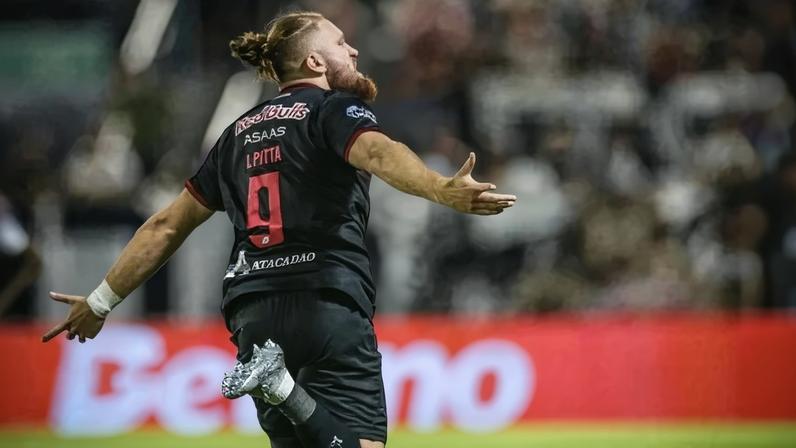 Izidro Pitta foi o dono da noite no interior paulista, ao marcar 3 gols na partida contra o Remo - (crédito: Foto: Ari Ferreira/Red Bull Bragantino)