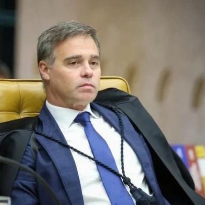 Avião que transporta ministro André Mendonça tem problema em SP