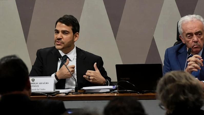 Jorge Messias durante sabatina na CCJ do Senado como indicado ao STF - (crédito: ED ALVES/CB/D.A.Press)