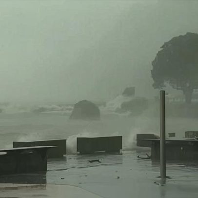 Ciclone atinge a Nova Zelândia e centenas deixam suas casas