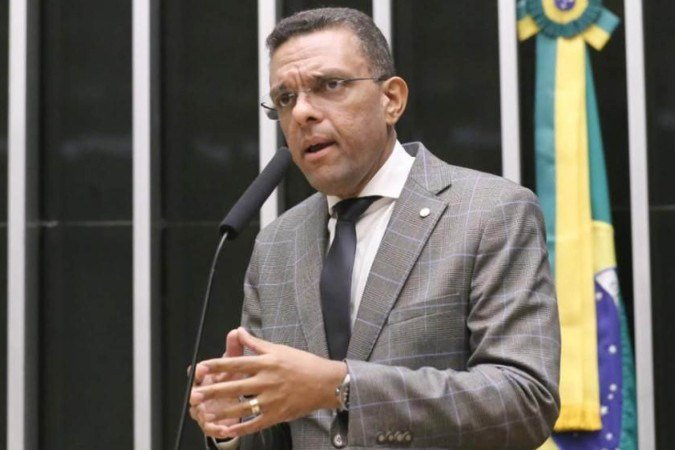 Otoni de Paula acusa Jair Bolsonaro de ser responsável pela atual crise do Rio de Janeiro