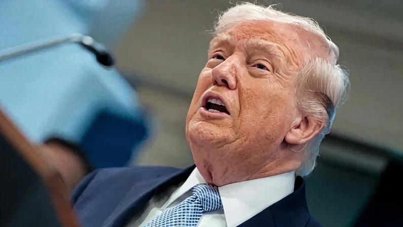 Trump reforçou que um gesto humanitário por parte de Teerã teria repercussão positiva no cenário global - (crédito: SAUL LOEB / AFP)