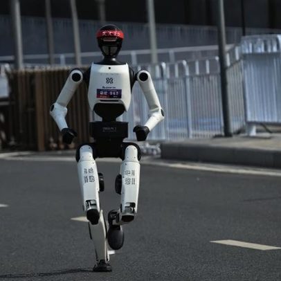 Robô quebra recorde humano na meia-maratona de Pequim