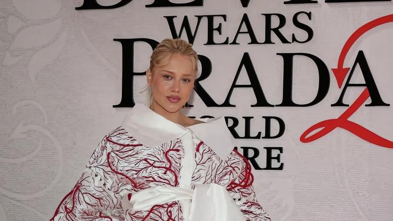 Malu Borges utilizou vestido assinado por estudante brasileira e evento de O diabo veste Prada