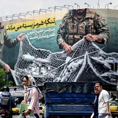 Forças iranianas capturam dois navios no Estreito de Ormuz
