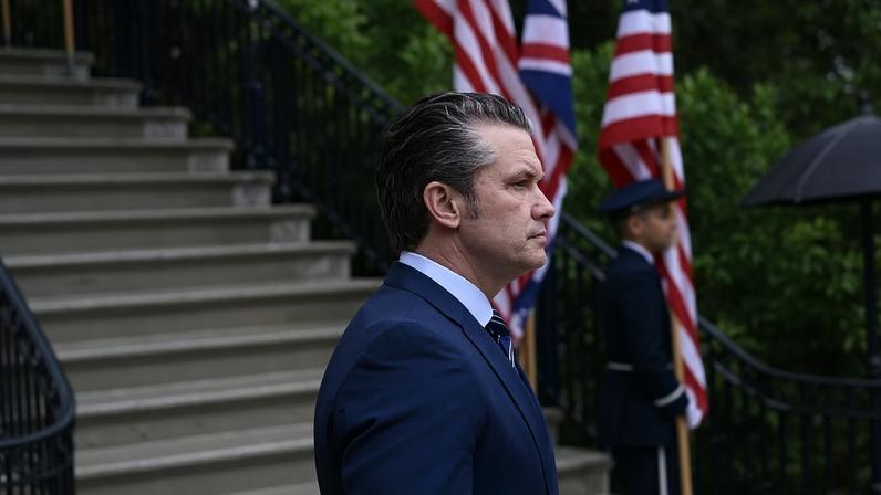 Pete Hegseth, participa nesta quarta-feira (29/4) de uma audiência no Comitê de Serviços Armados da Câmara - (crédito: BRENDAN SMIALOWSKI / AFP)