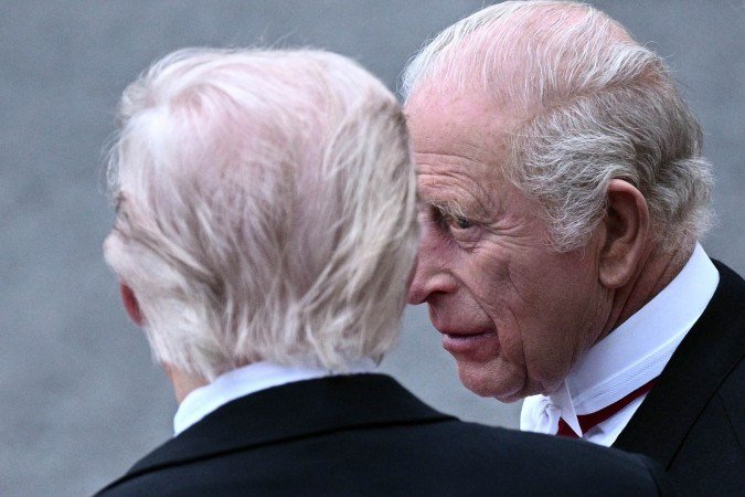 O presidente dos Estados Unidos, Donald Trump, ao lado do rei Charles III, do Reino Unido - (crédito: AFP)