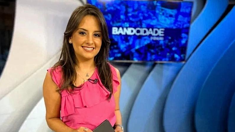 Alice Ribeiro retornava de uma reportagem sobre a importância da duplicação da BR-381 para a redução de acidentes quando o carro em que estava bateu de frente com um caminhão - (crédito: Alice Ribeiro/Instagram/Reprodução)