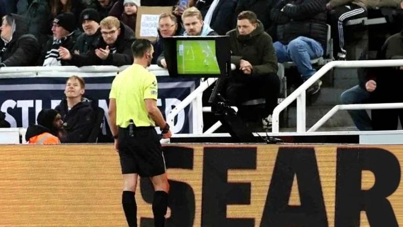 Clubes rejeitam proposta do VAR simplificado, mantendo apenas a tecnologia de linha do gol - (crédito: Foto: Stu Forster/Getty Images)