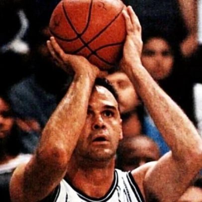 Filho de Oscar Schmidt lamenta a morte do pai, exemplo de vida