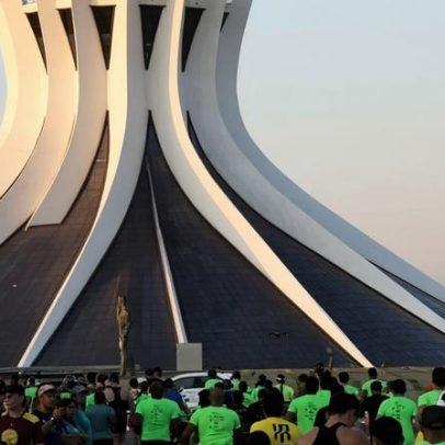Campeões comemoram no 3º dia da Maratona de Brasília