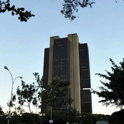 Endividamento das famílias atinge 49,9% em fevereiro, segundo BC