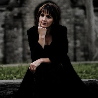 Moya Brennan, referência da música celta, morre aos 73 anos