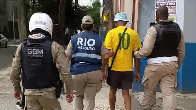 Clientes que presenciaram o ato de racismo acionaram a Guarda Municipal - (crédito: Reprodução/Guarda Municipal)