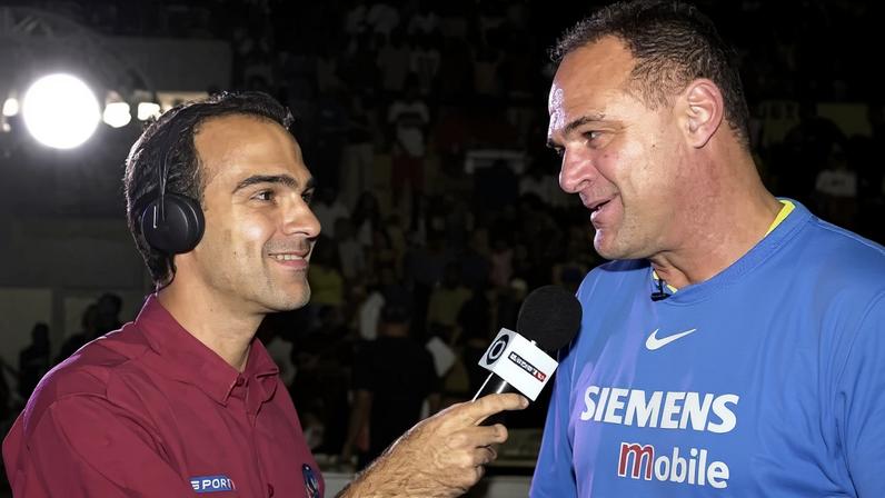 Tadeu Schmidt entrevistando o irão, Oscar Schmidt - (crédito: Divulgação )