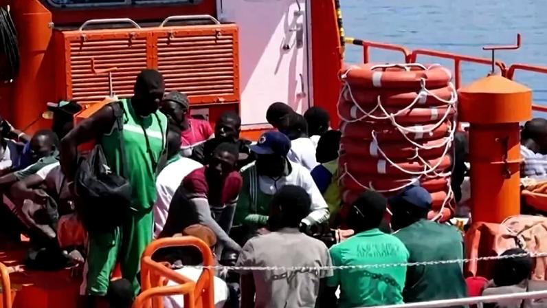Segundo a Organização Internacional para Migrantes (OIM), 100 pessoas embarcaram no Senegal em 10 de julho, com destino à Espanha. Acredita-se que pelo menos 63 refugiados tenham morrido. - (crédito: reprodução tv globo)